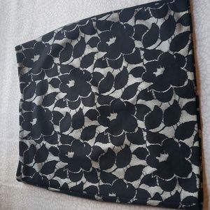 Ann Taylor Black & Cream Floral Lace Midi Skirt Size 8P